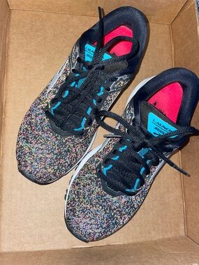 Brooks Women's Launch 5 DNA  Running Shoes Sneakers with Black Teal Accents
